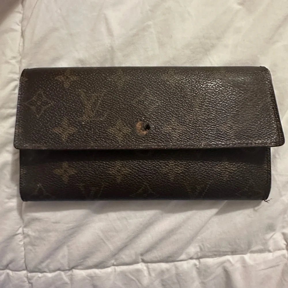 Louis Vuitton Sarah Monogram Wallet - Picture 1 of 6